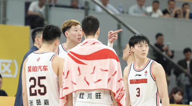 半场-邦本宜裕破门侯煜造乌龙 广州队暂1-1辽宁铁人