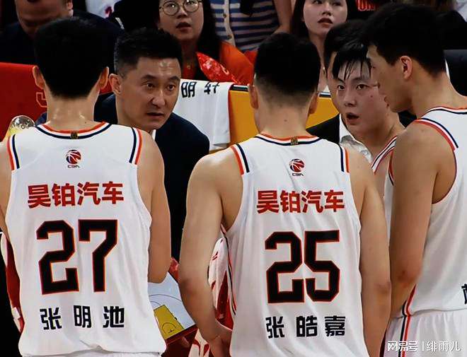 新赛季NBA杯东部分组公布：尼克斯、绿军、雄鹿各自领衔所在小组