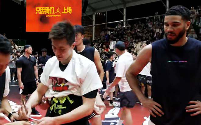 斯图加特vs美因茨全场数据：射门数28-11，射正数12-7_1